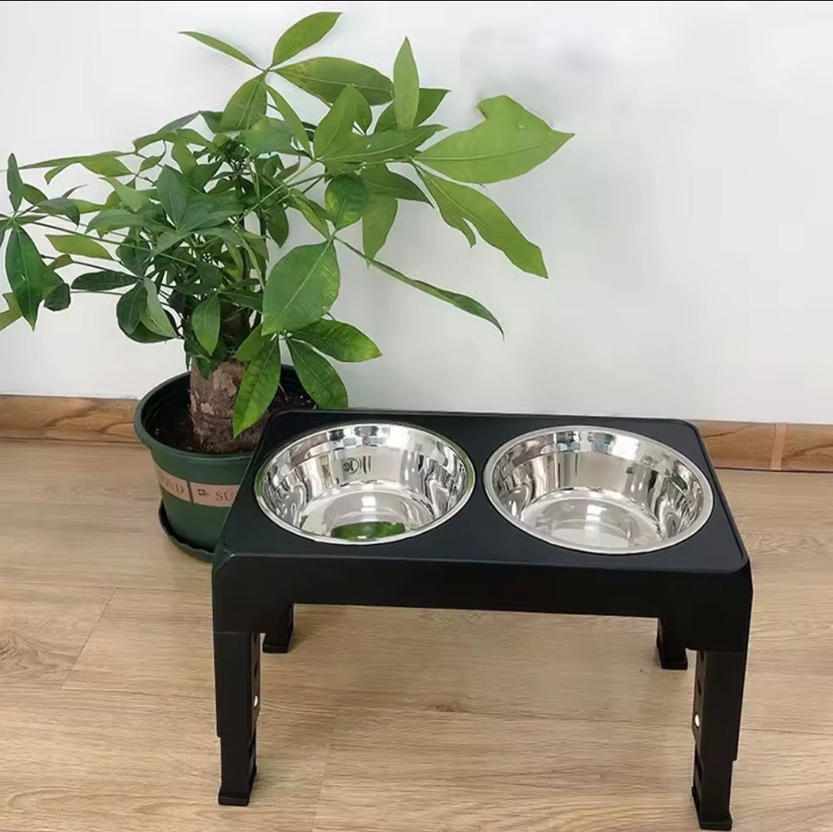 🐶 Adjustable Elevated Dog Feeder
